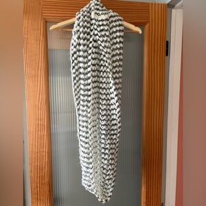 Dynamite Black & White Knit Infinity Scarf